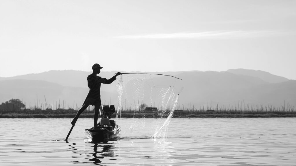 100 prompts dans le domaine de la pêche maritime